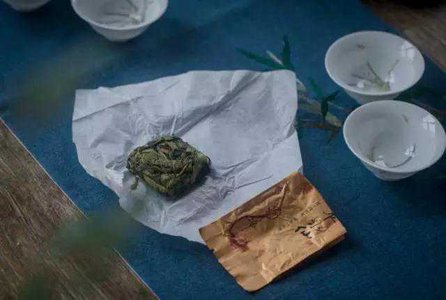 眼镜叔告诉你：漳平水仙可以「存新喝老」吗？