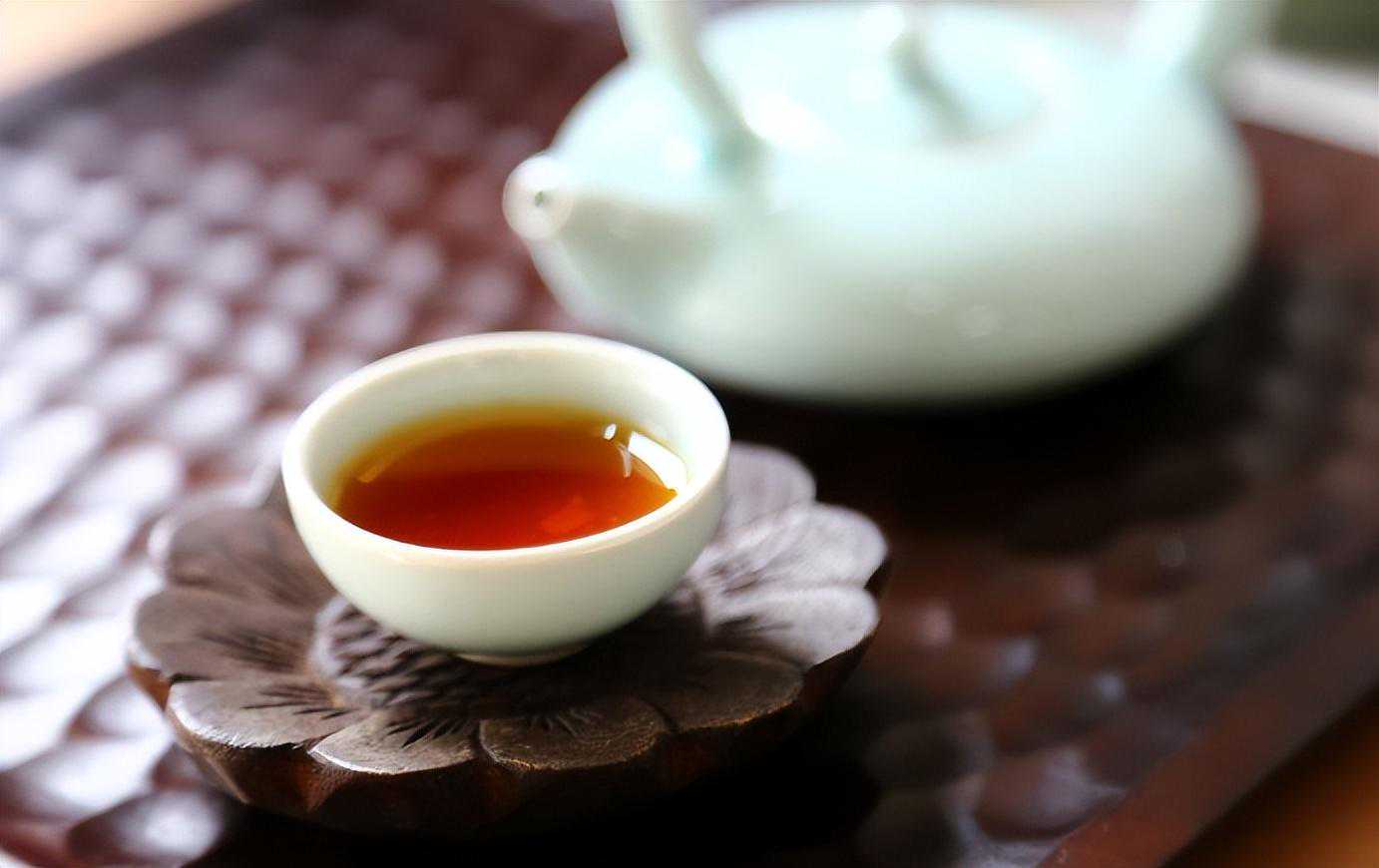 国内最好喝茶叶排行榜，经评选，这4款“平价茶”受到偏爱