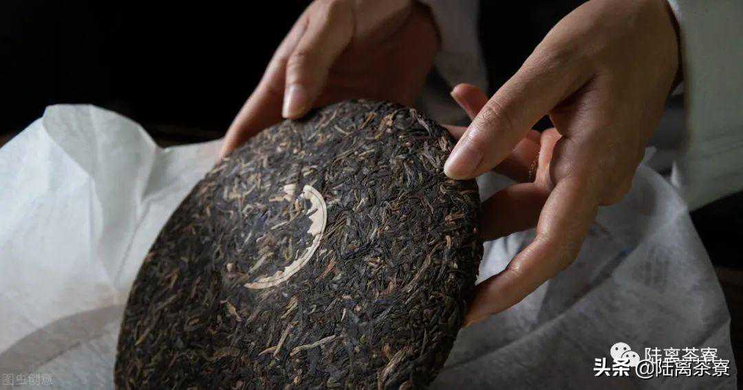 看茶摸茶，闻香观色。品鉴普洱茶有哪些技巧？