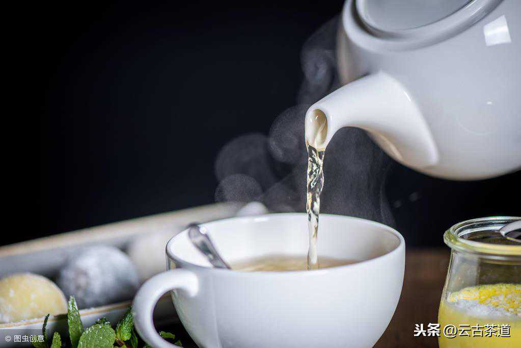 古树茶的“六味两性”鉴别法