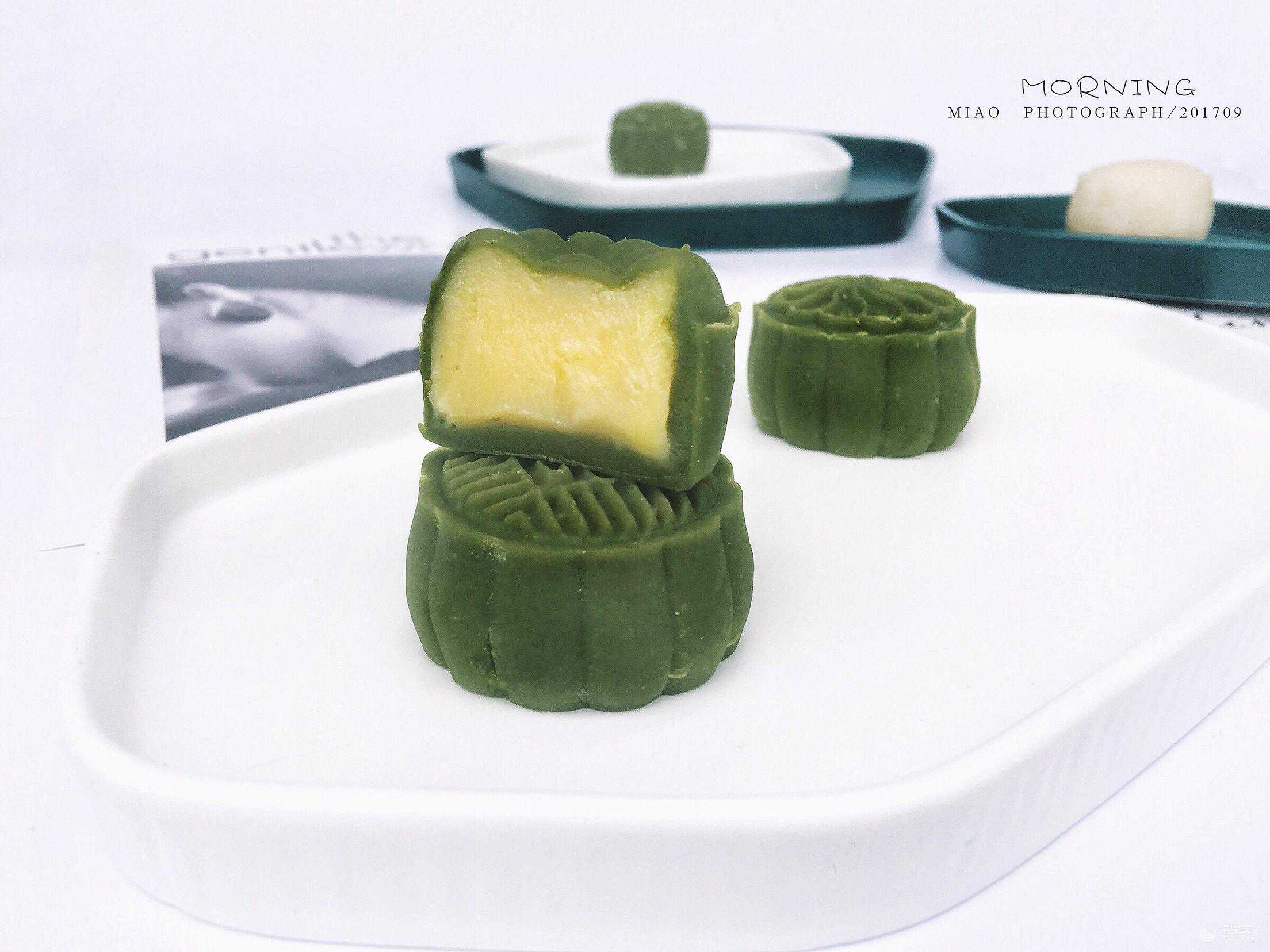 抹茶奶黄冰皮月饼