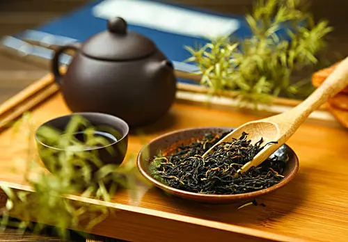 茶叶讲究洗茶，那刚泡的茶不能喝吗？