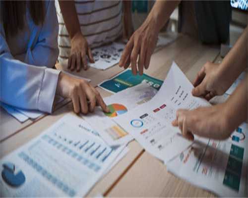 2022流行“茶色系”，黄皮显白有气质，减龄效果很不错