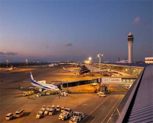 “茶叶水敷脸”突然爆火！真有那么神奇吗？医生提醒