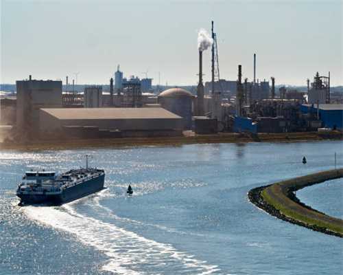 重口味奇葩新作《病娇模拟器》走红 偷偷干掉绿茶婊