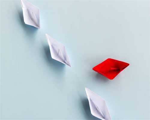 霸王茶姬创始人，任职海底捞