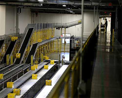 新式茶饮的2023：从跨界联名、出海，卷向IPO