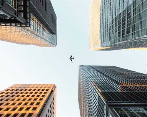 “敬酒时，杯口要低于对方”“不能随便以茶代酒”10条酒局潜规则